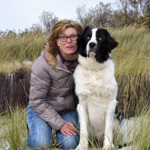 Hundefotografie Frau mit Landseer Hündin auf Föhr